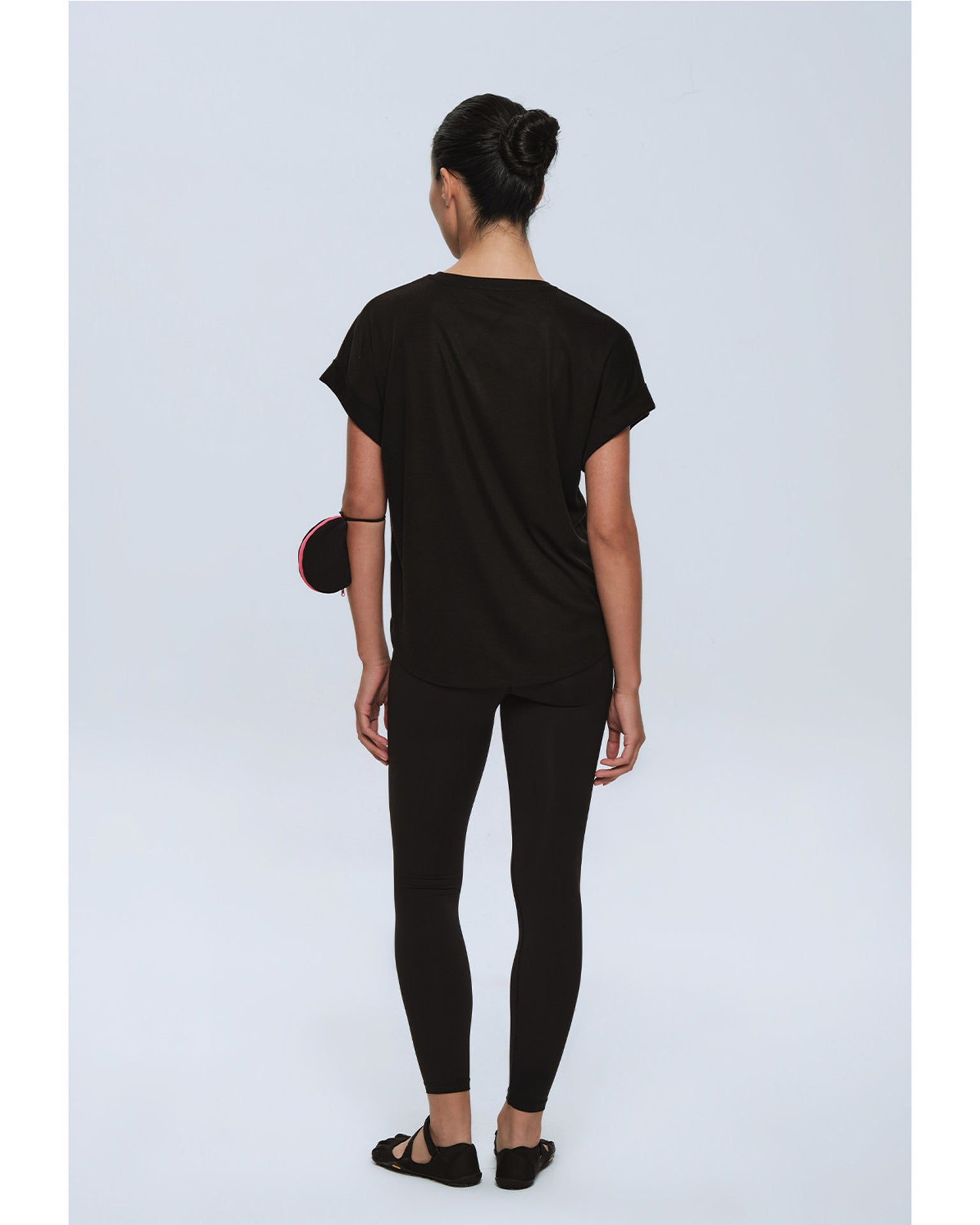 ロールスリーブ ルーズTシャツ｜ブラック